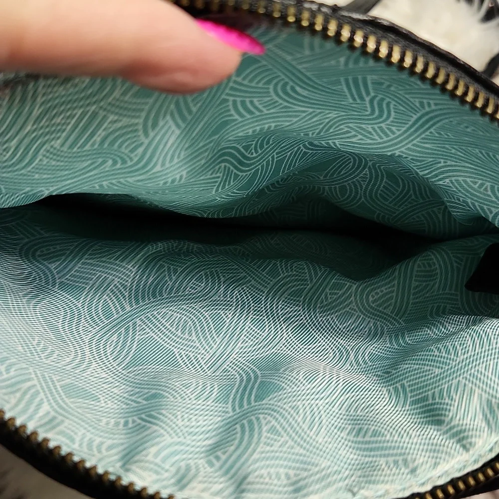 The Sak Silverlake Leather Crossbody Bag - Picture 7 of 16